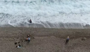 Antalya’da Mart Sürprizi: Dağda Kar, Sahilde Deniz