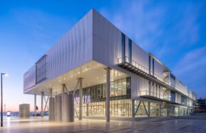 İstanbul Modern’de “Uzun Cuma” Dönemi: Sanat ve Dans Akşamları Başlıyor