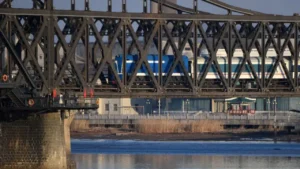 6 Yıl Sonra Raylarda İlk Buluşma: Çin–Kuzey Kore Yolcu Tren Seferleri Başladı