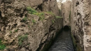 Mavi Derinliklerde Saklı Tarih: Suların Altından İki Bin Yıllık Mühendislik Harikası Çıktı!